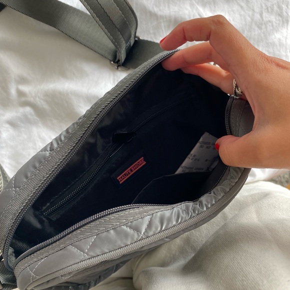 Super cute never worn grey crossbody - Picture 2 of 3